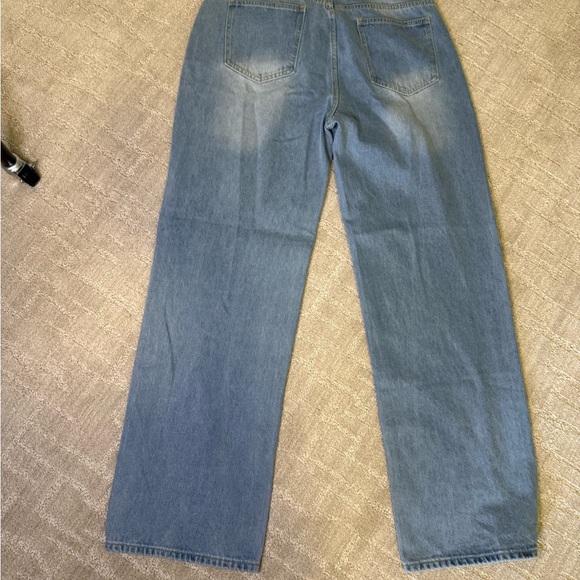 PrettyLittleThing Denim Flare Jeans - Picture 2 of 6